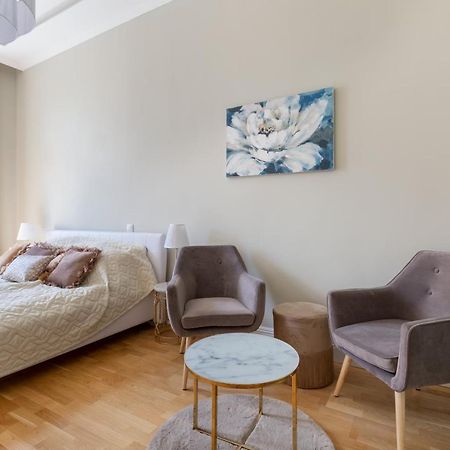 Designer Luxury Home In The Jewish Quarter Будапеща Екстериор снимка