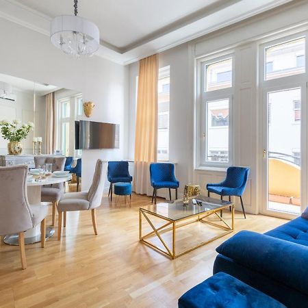 Designer Luxury Home In The Jewish Quarter Будапеща Екстериор снимка
