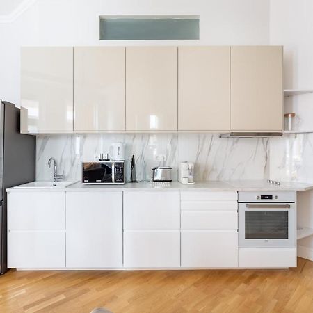Designer Luxury Home In The Jewish Quarter Будапеща Екстериор снимка