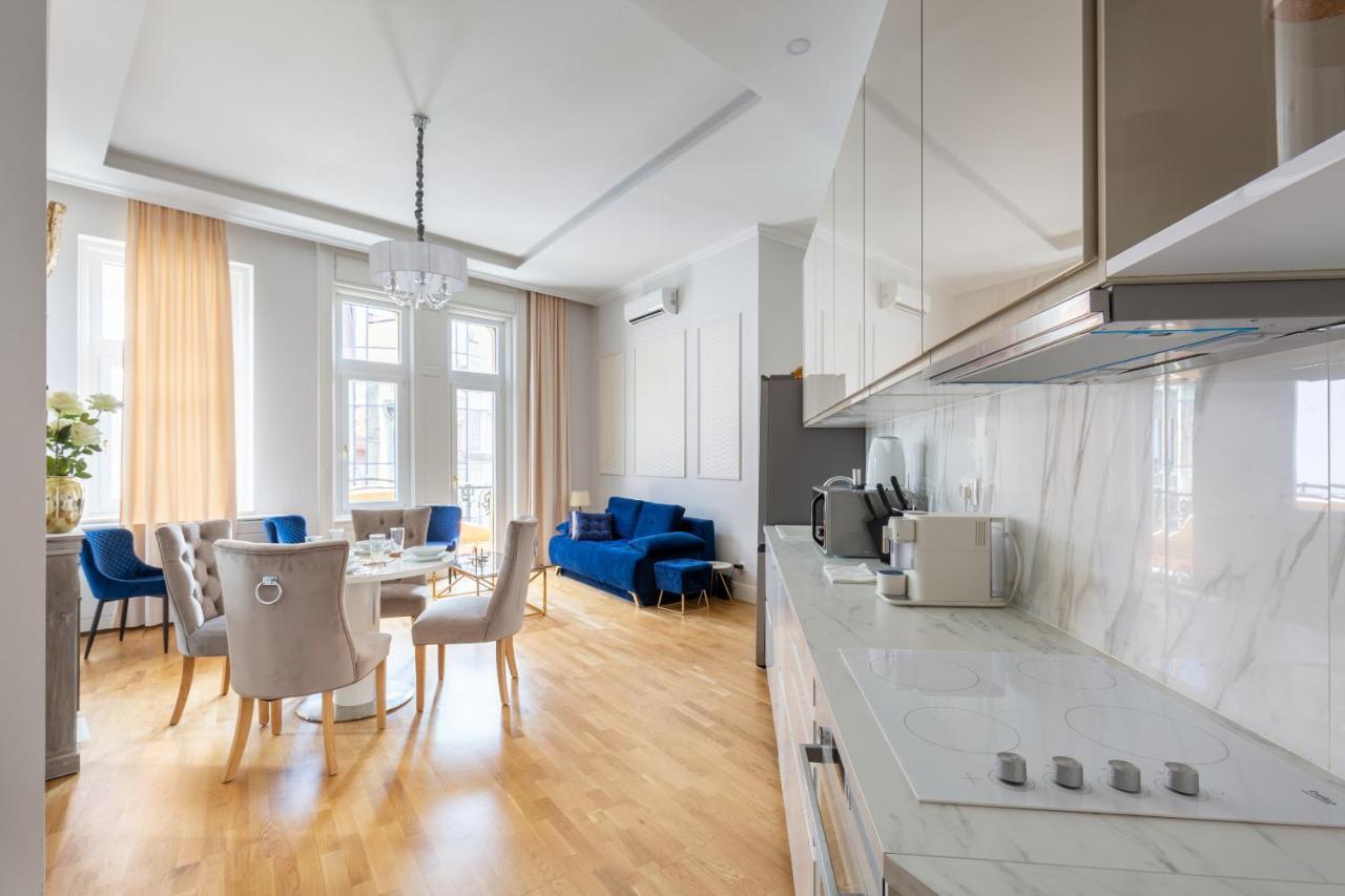 Designer Luxury Home In The Jewish Quarter Будапеща Екстериор снимка
