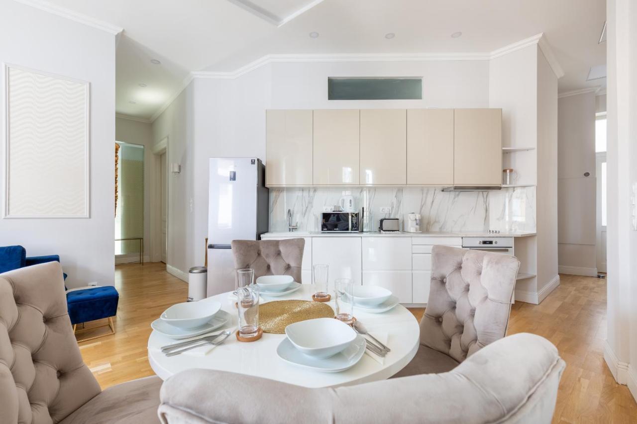 Designer Luxury Home In The Jewish Quarter Будапеща Екстериор снимка