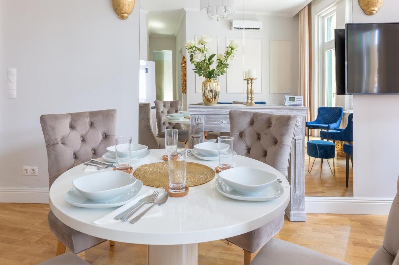 Designer Luxury Home In The Jewish Quarter Будапеща Екстериор снимка