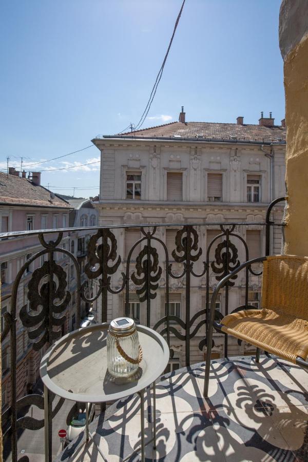 Designer Luxury Home In The Jewish Quarter Будапеща Екстериор снимка