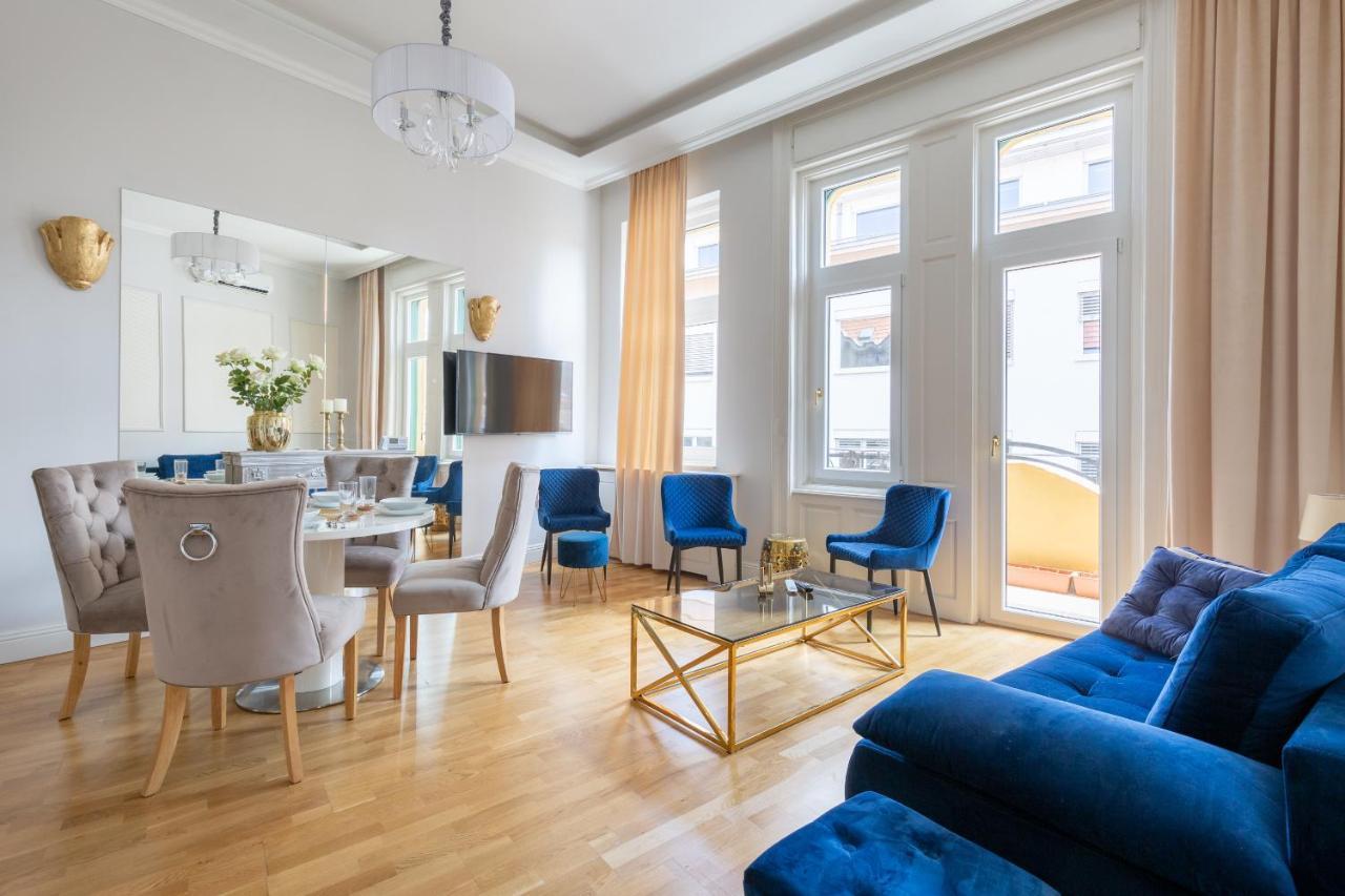Designer Luxury Home In The Jewish Quarter Будапеща Екстериор снимка